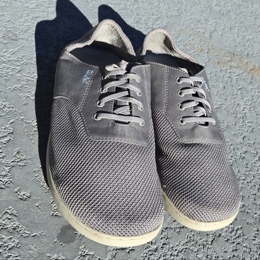 OluKai Men's Sz 9.5 Gray Sneakers Step In Slip On Lace Up
